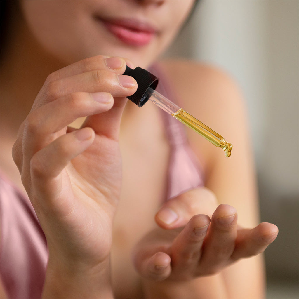 Secret Play | Fem Drops – Intiimialueen kosteuttava seerumi – 15 ml