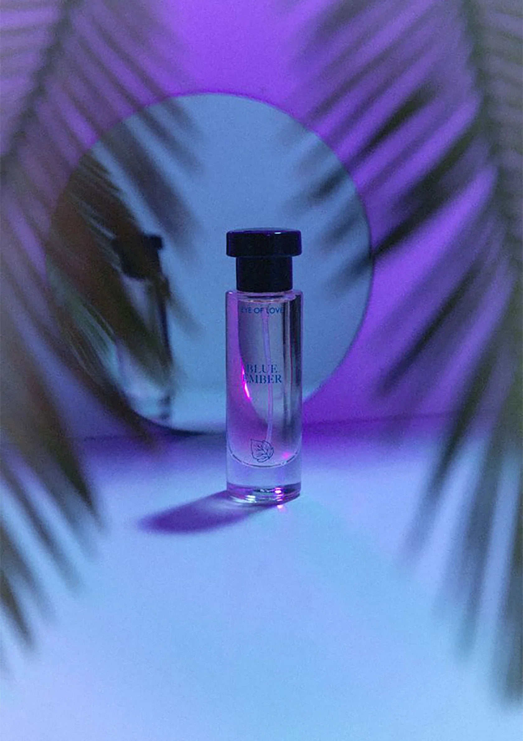 Eye of Love | Bloom – Feromonihajuvesi Attract Her – 10 ml & 30 ml (Earth’s Desire & Blue Ember)